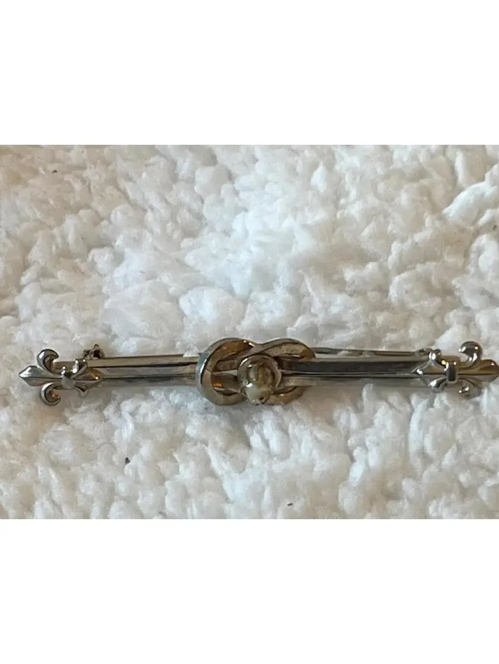 Vintage Silver Tone Bar Pin with Decorative Centerpiece